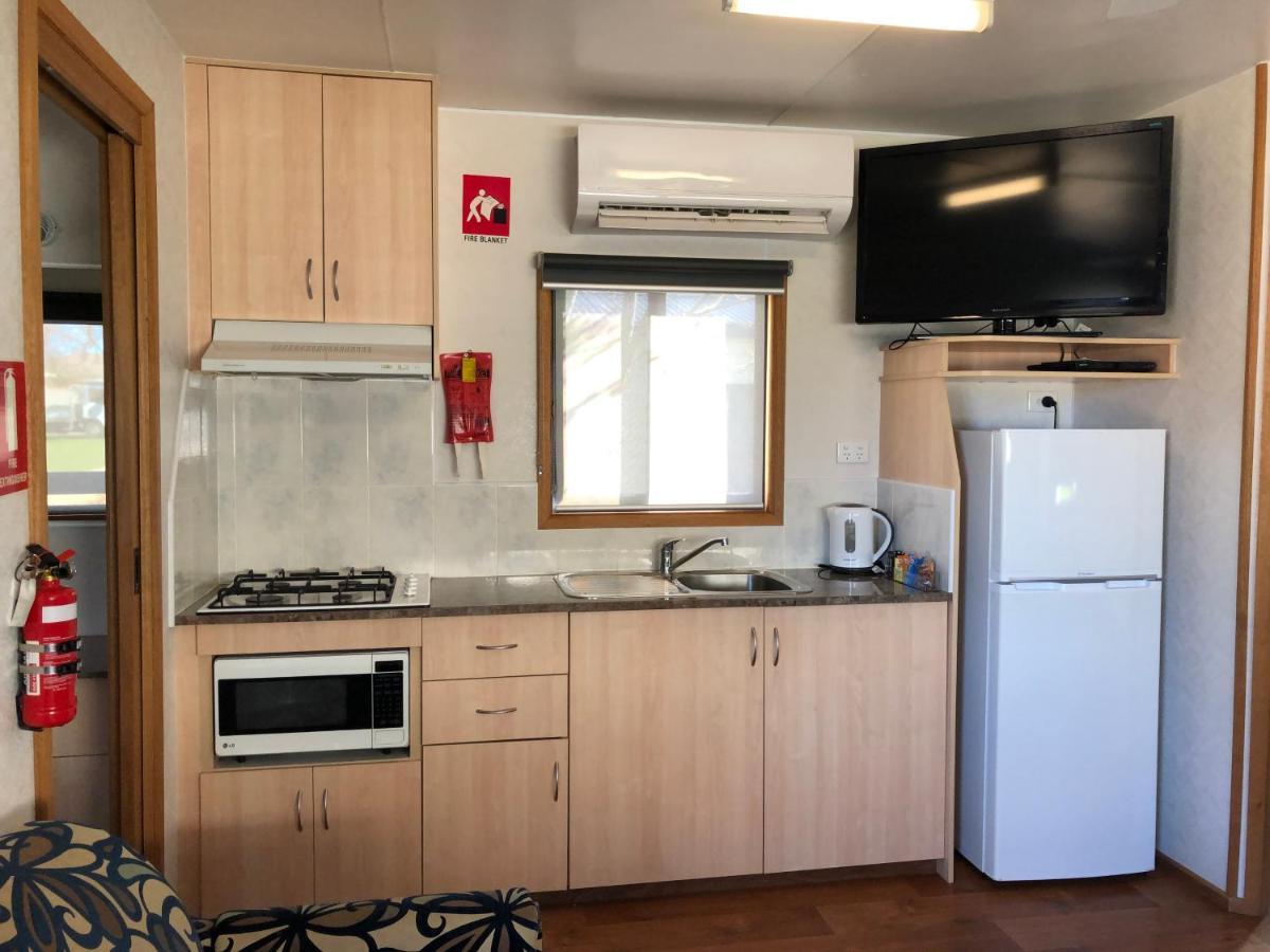 Acacia Caravan Park & Holiday Units Арарат Экстерьер фото