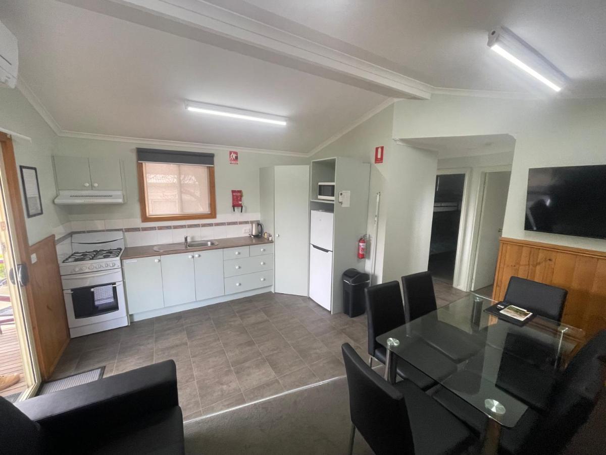 Acacia Caravan Park & Holiday Units Арарат Экстерьер фото