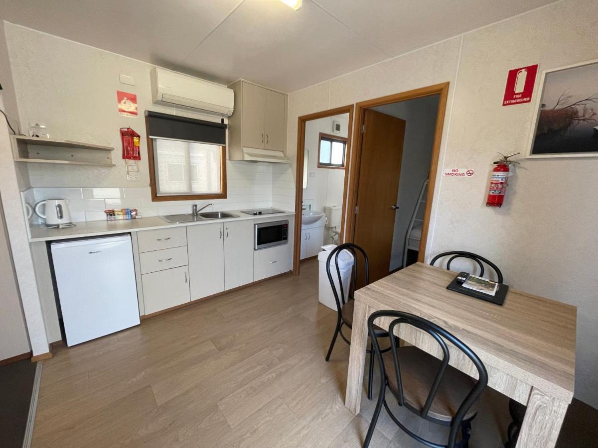 Acacia Caravan Park & Holiday Units Арарат Экстерьер фото