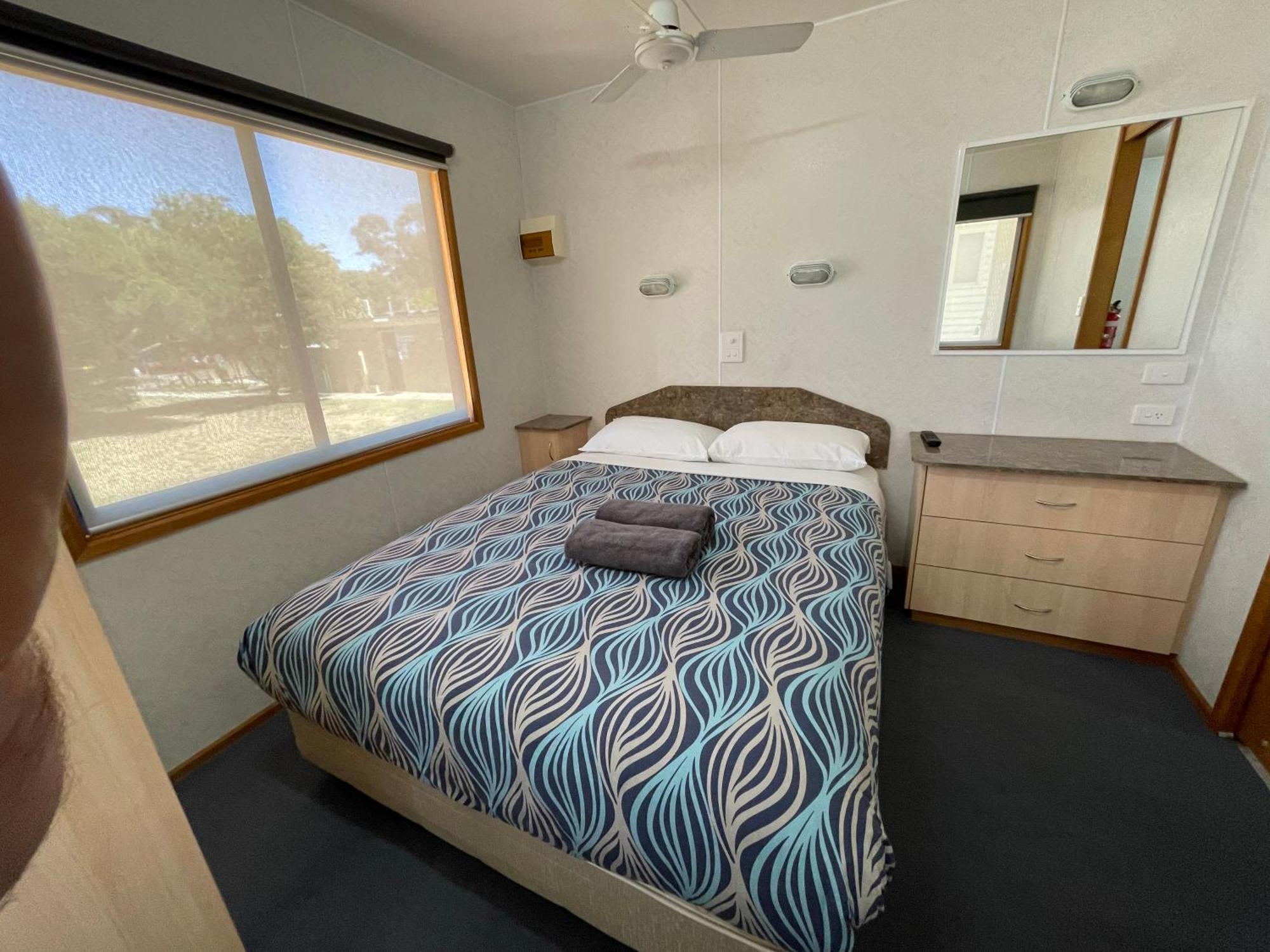 Acacia Caravan Park & Holiday Units Арарат Экстерьер фото