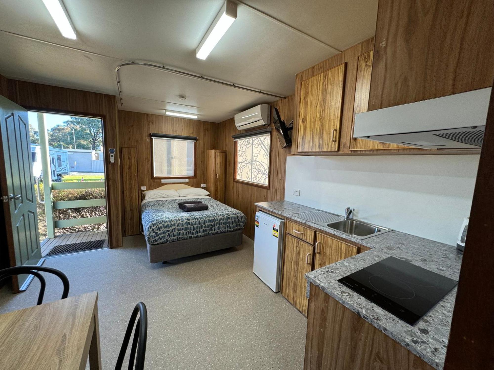 Acacia Caravan Park & Holiday Units Арарат Экстерьер фото