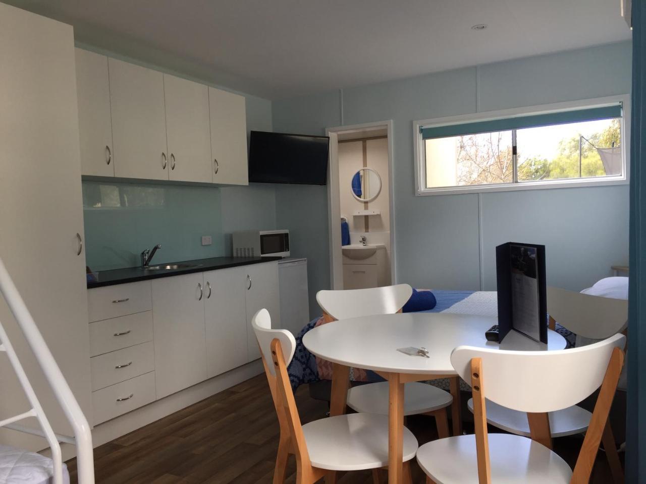 Acacia Caravan Park & Holiday Units Арарат Экстерьер фото