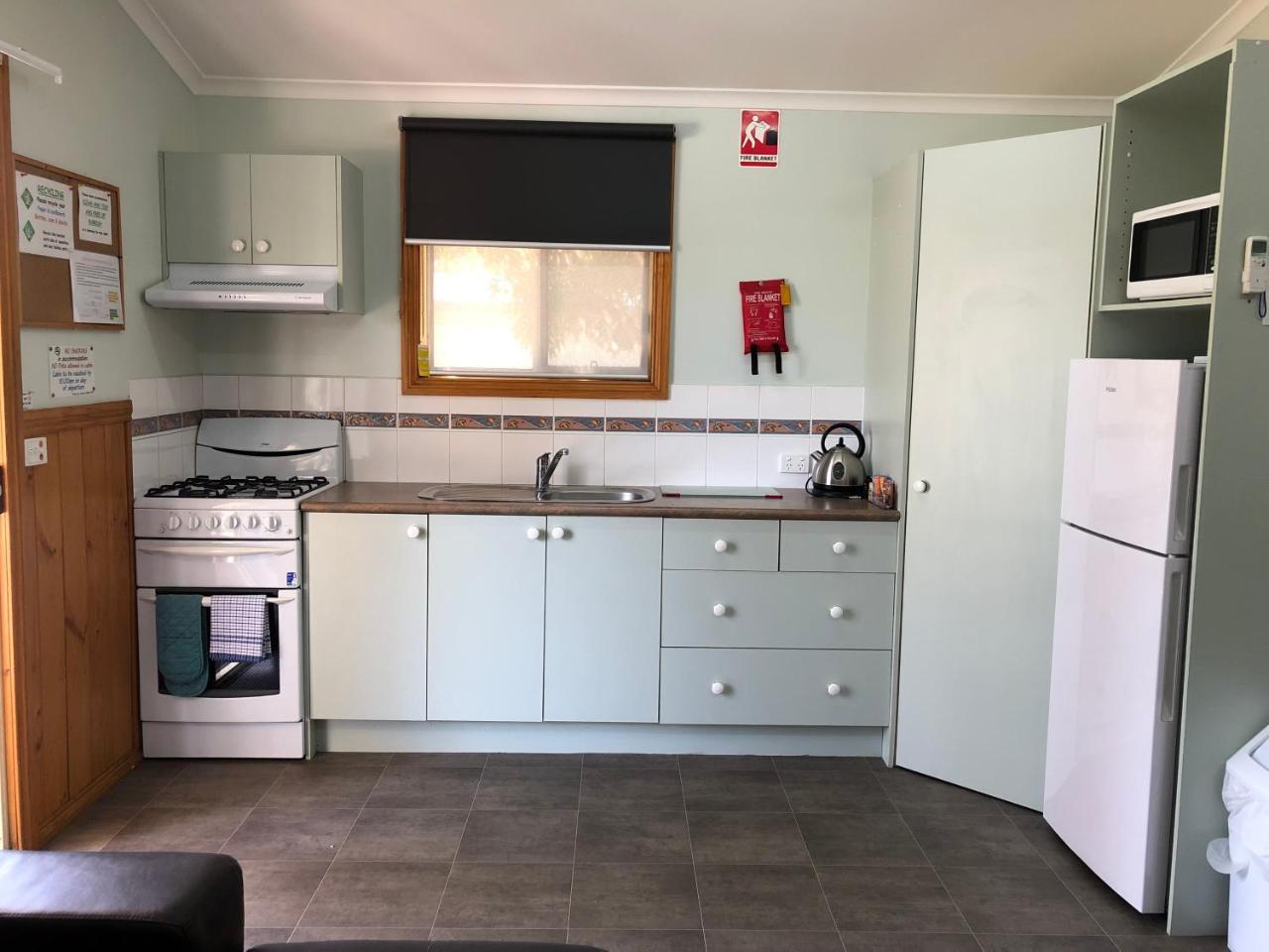 Acacia Caravan Park & Holiday Units Арарат Экстерьер фото